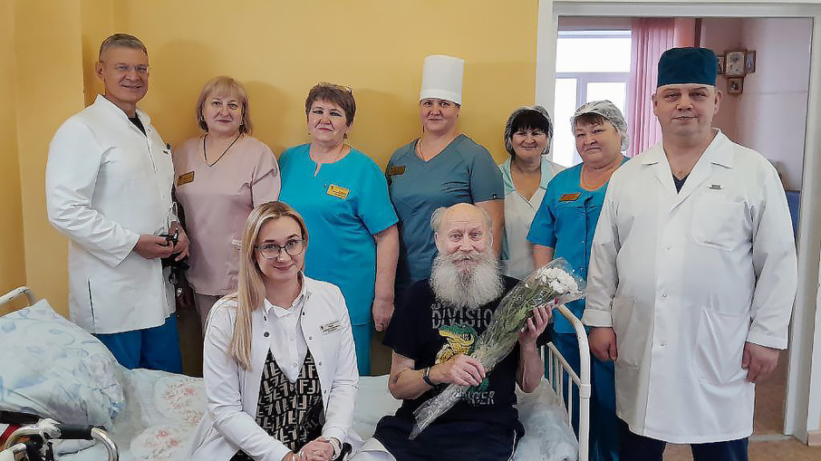 Кузьмин Николай Никитович и коллектив хирургического отделения ГУЗ "Становлянская РБ". Кузьмин Николай Никитович и коллектив хирургического отделения ГУЗ "Становлянская РБ".